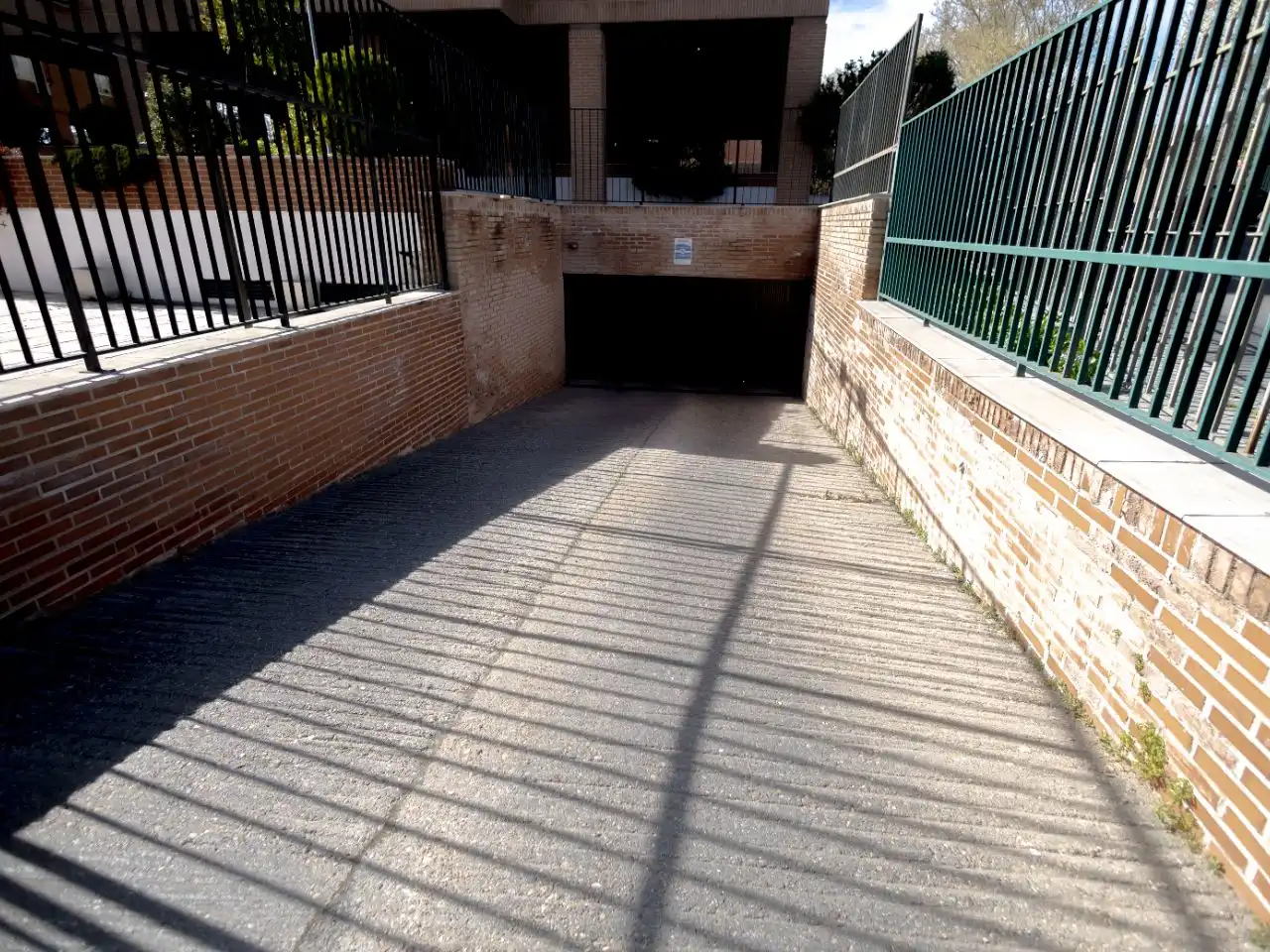 Aparcament de Garatge en venda en Madrid amb Alarma