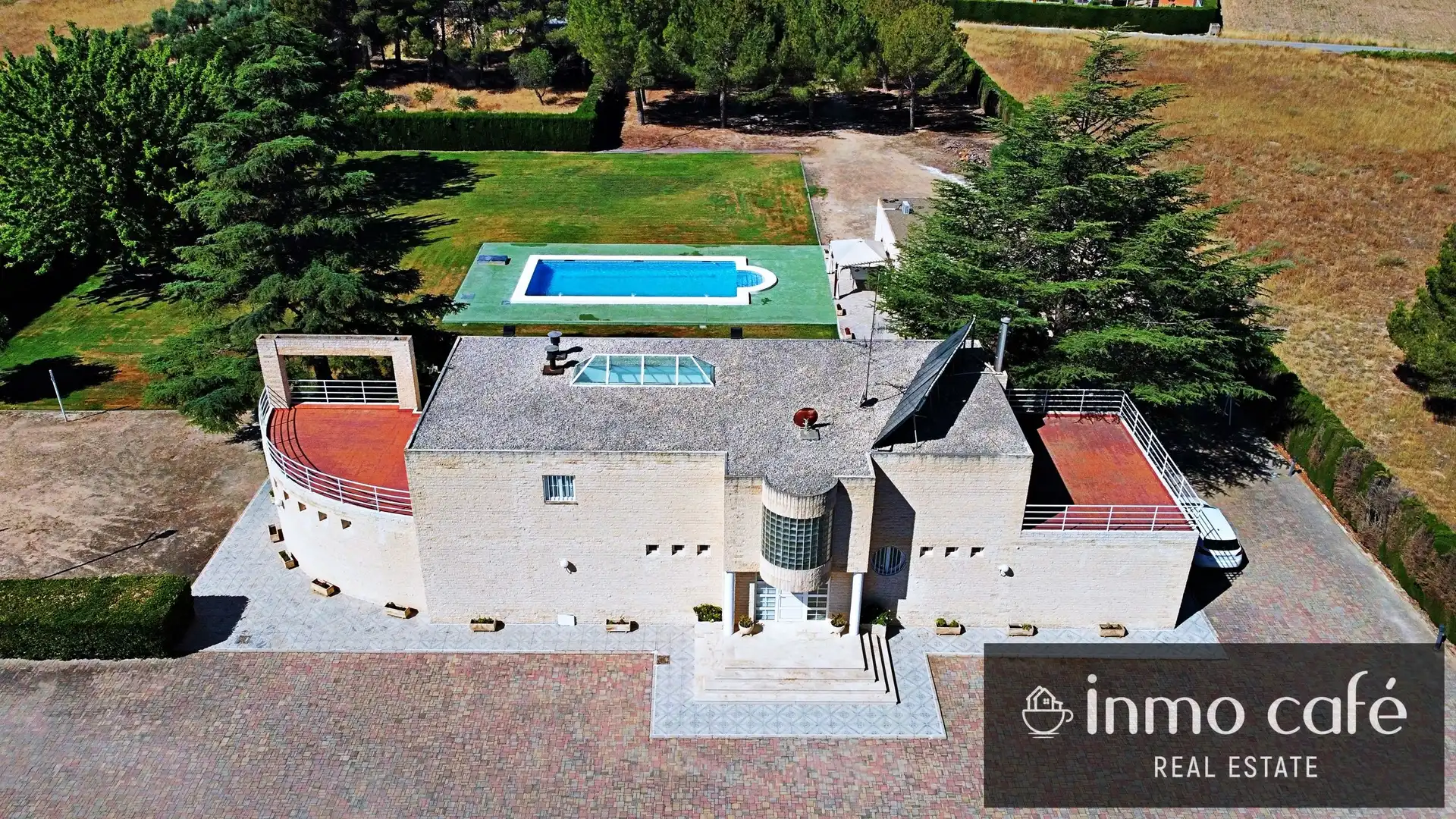 Vista exterior de Casa o xalet en venda en Villena amb Aire condicionat, Calefacció i Terrassa