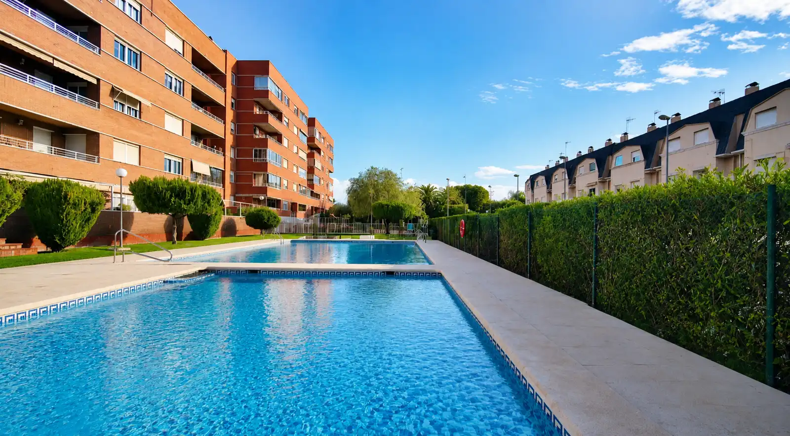 Piscina de Casa o xalet en venda en Elche / Elx amb Aire condicionat, Calefacció i Jardí privat