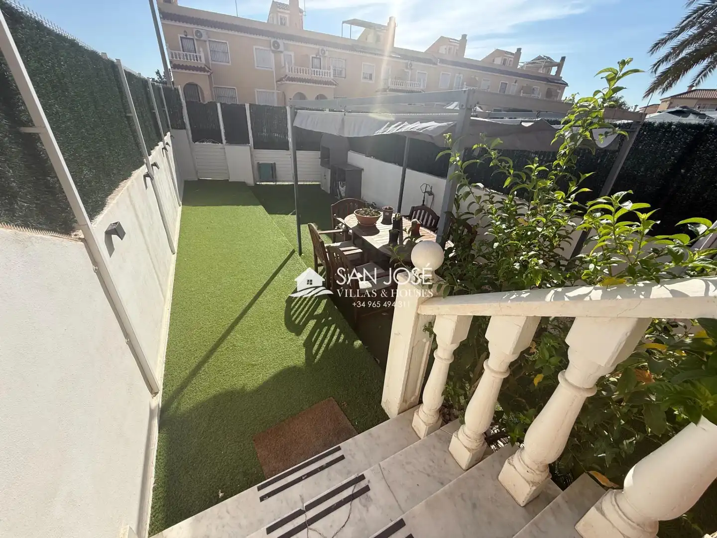 Terrasse von Einfamilien-Reihenhaus zur Miete in Monforte del Cid mit Klimaanlage, Heizung und Privatgarten