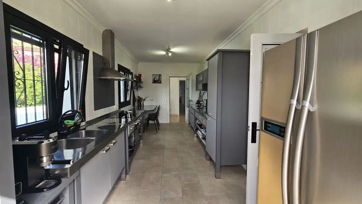 Cocina de Casa o chalet en venta en Sotogrande con Aire acondicionado, Jardín privado y Terraza