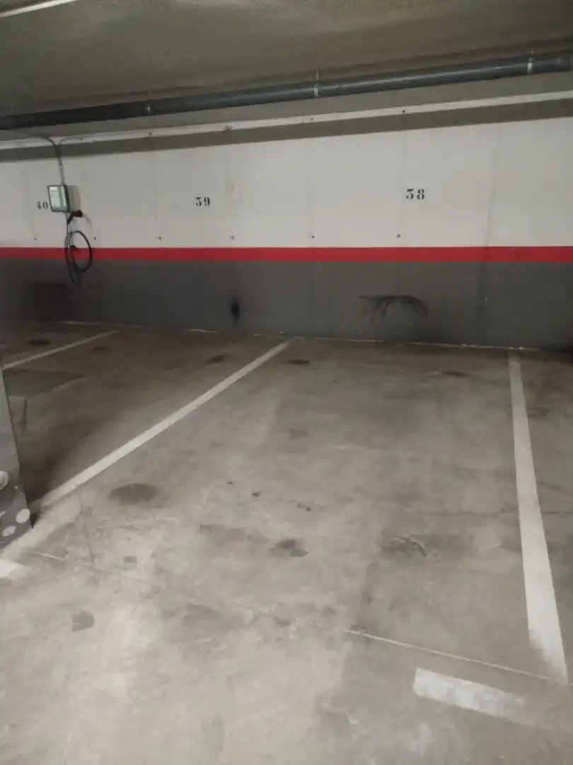 Parking de Piso en venta en Ávila con Calefacción, Terraza y Trastero