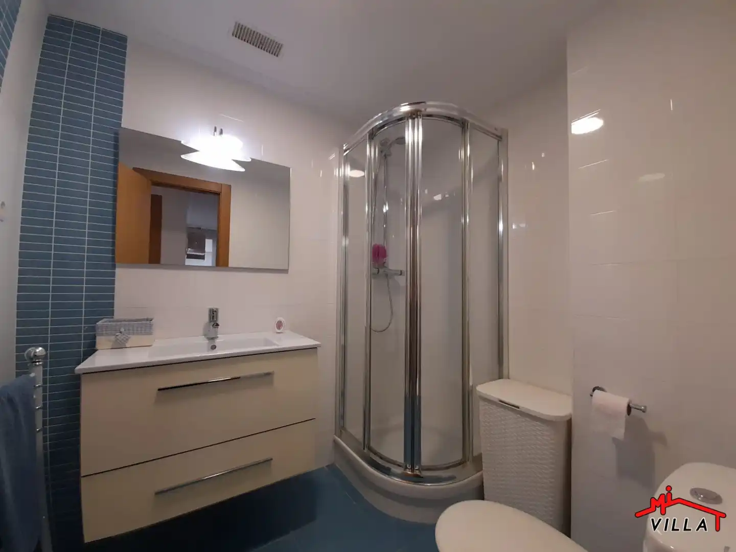 Baño de Piso de alquiler en Bárcena de Cicero con Calefacción, Amueblado y Balcón