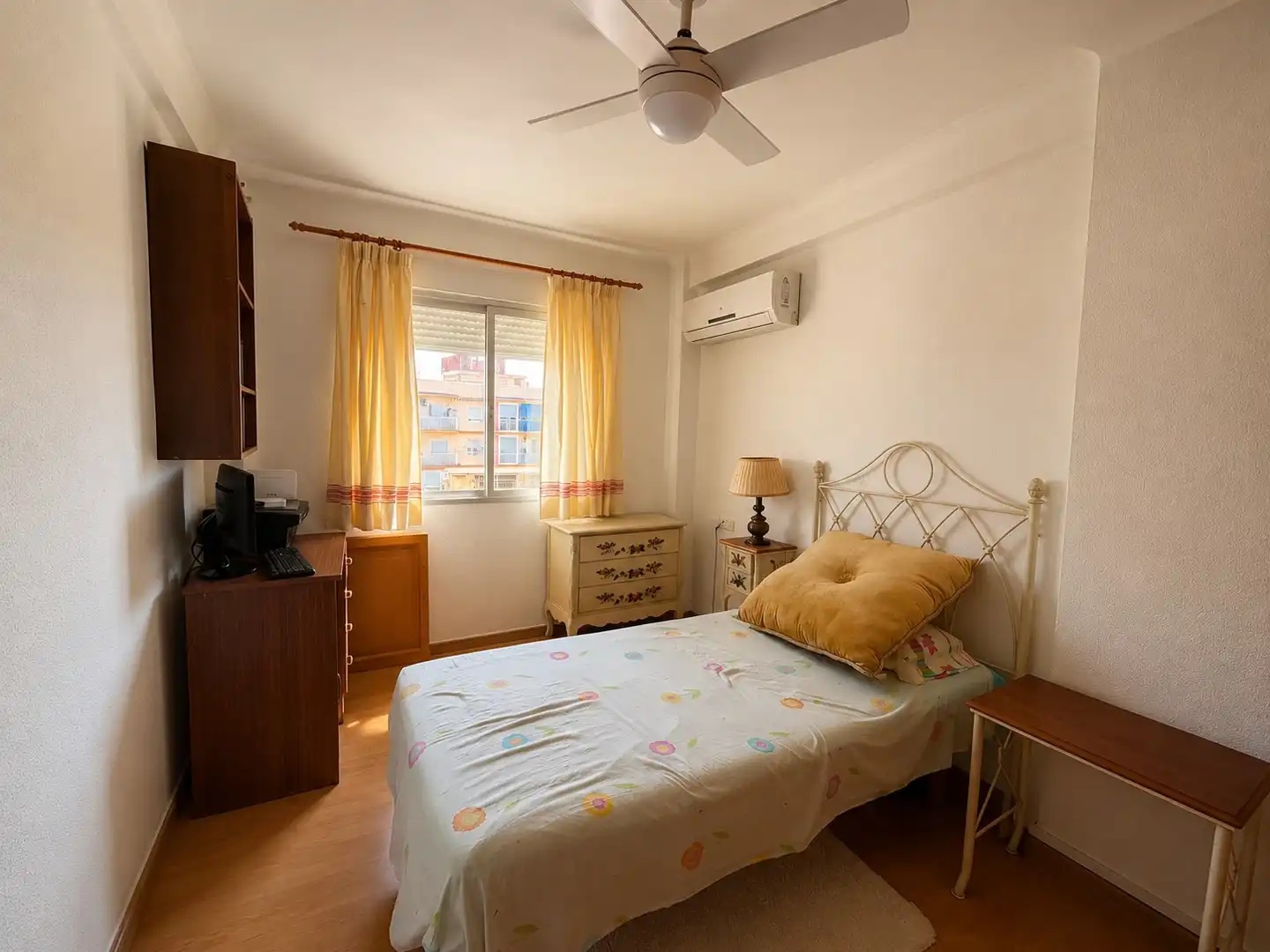 Habitación de Piso en venta en Vélez-Málaga con Aire acondicionado, Calefacción y Terraza