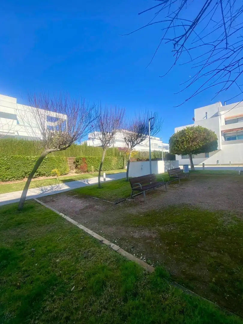 Vista exterior de Planta baixa en venda en Córdoba amb Calefacció, Jardí privat i Terrassa