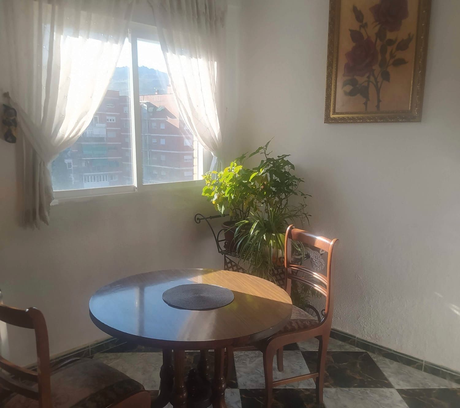 Comedor de Piso en venta en  Granada Capital con Calefacción, Amueblado y Balcón