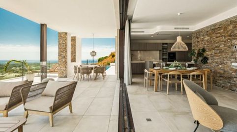 Foto 2 de Casa adosada en venta en El Paraíso, Benahavís