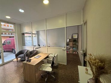 Local comercial de lloguer a Zona Metro