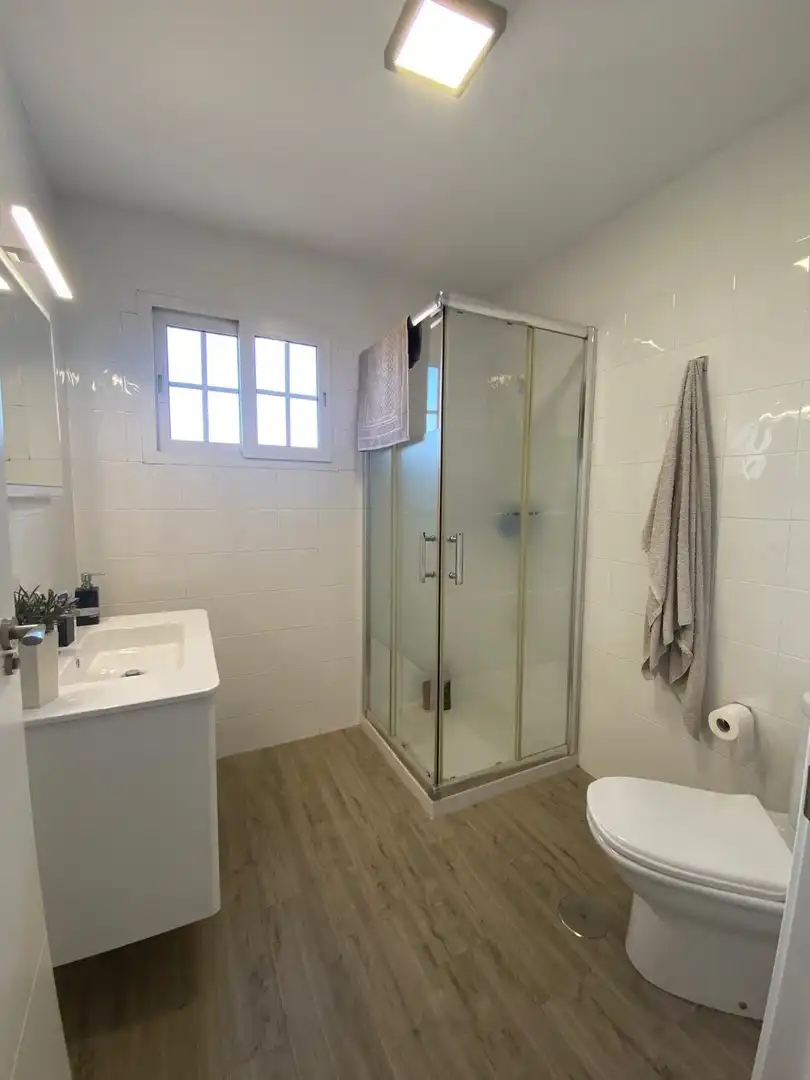 Baño de Casa adosada en venta en Cartagena con Aire acondicionado, Jardín privado y Terraza