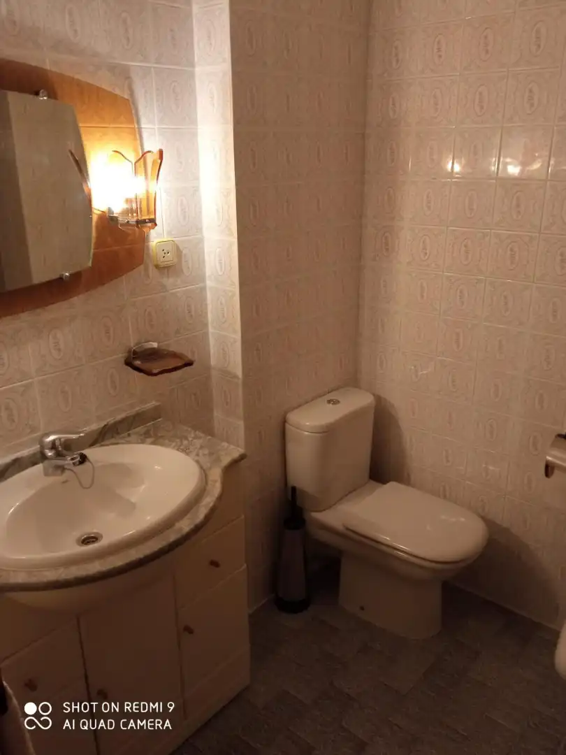 Bathroom of Flat for rent in Valencia  with Air Conditioner, Furnished and Oven