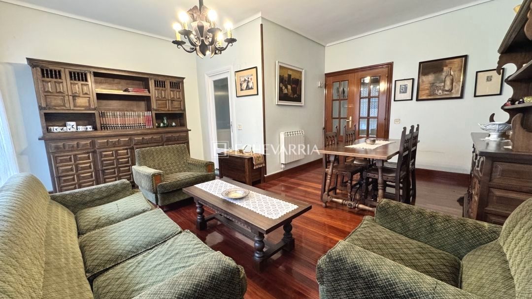 Living room of Flat for sale in Getxo   with Heating, Private garden and Storage room