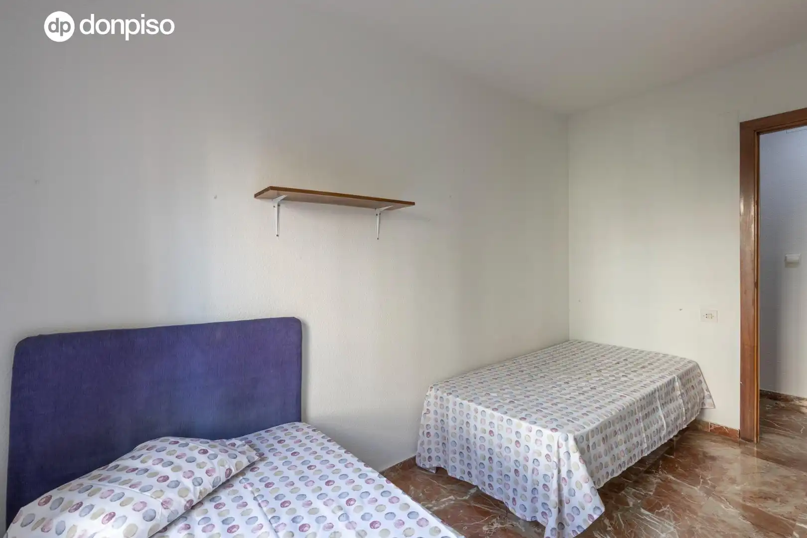 Habitación de Piso en venta en Granada con Aire acondicionado