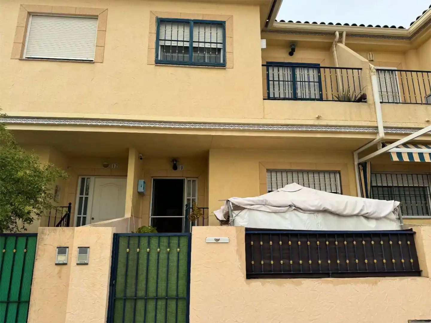 Vista exterior de Dúplex en venda en Redován amb Aire condicionat, Jardí privat i Traster
