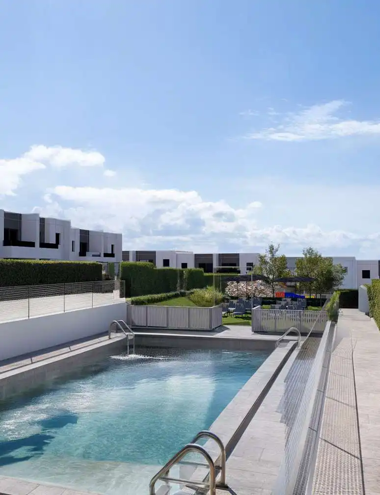 Piscina de Casa o xalet en venda en Navalcarnero amb Aire condicionat, Calefacció i Jardí privat