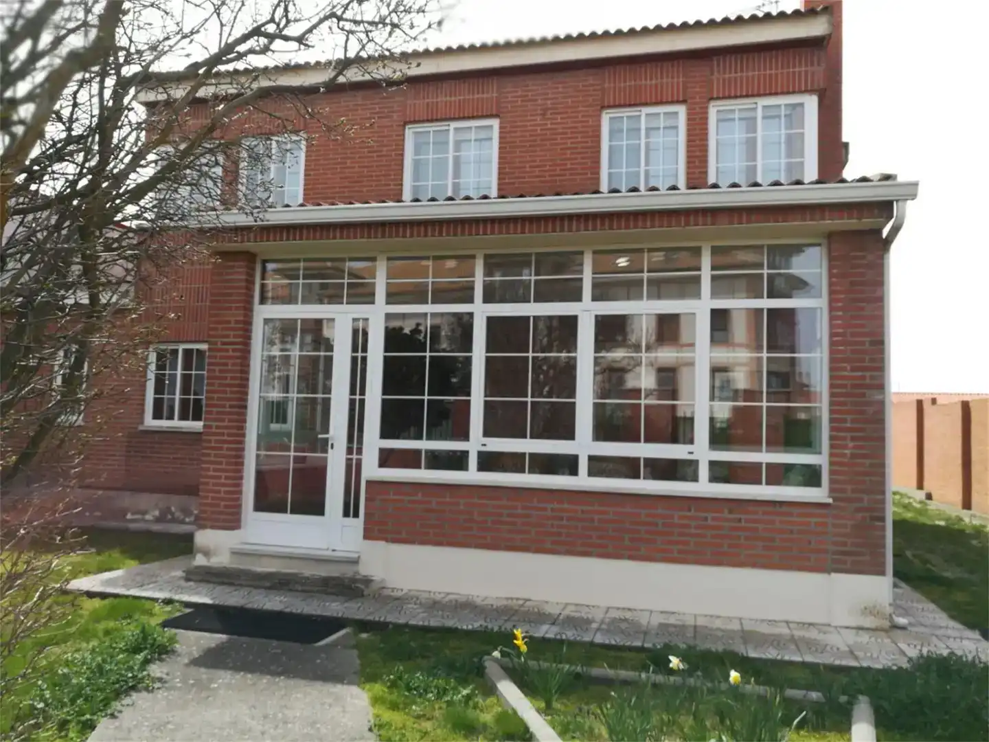 Vista exterior de Casa o xalet en venda en Olmedo amb Jardí privat i Moblat