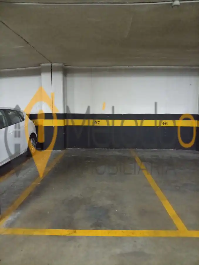 Parking of Flat for rent in Sevilla  with Air Conditioner, Heating and Parquet flooring