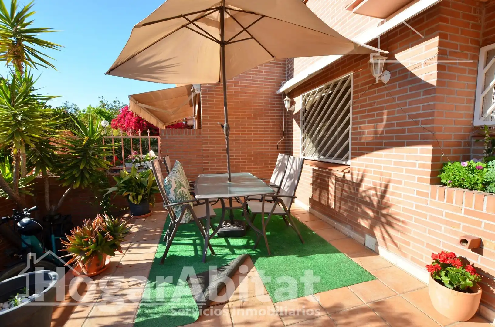 Terrassa de Casa adosada en venda en Alicante / Alacant amb Aire condicionat, Calefacció i Jardí privat