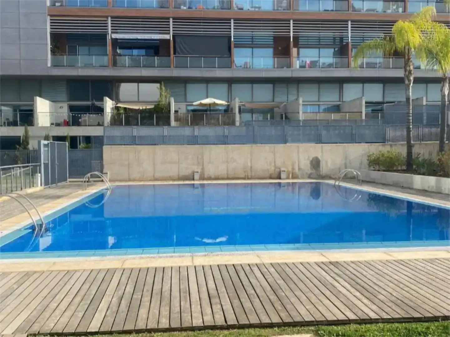 Schwimmbecken von Dachboden zur Miete in Valencia mit Klimaanlage, Parkett und Schwimmbad