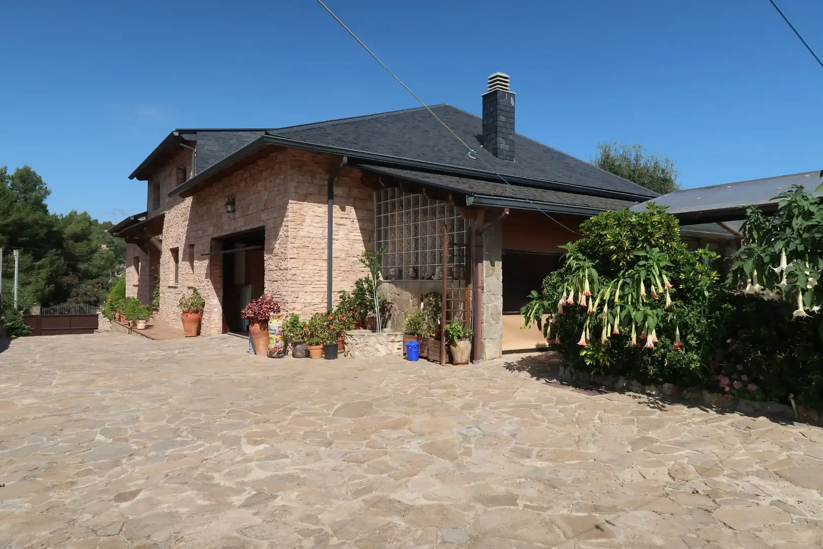 Casa con jardín en venta en Vallirana, imagen 2