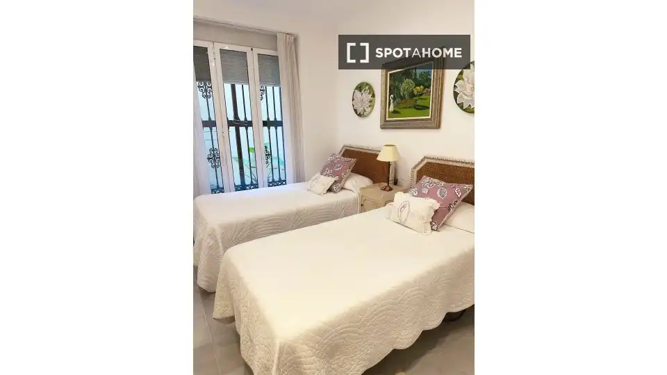 Habitación de Apartamento para compartir en Valencia con Aire acondicionado, Calefacción y Terraza