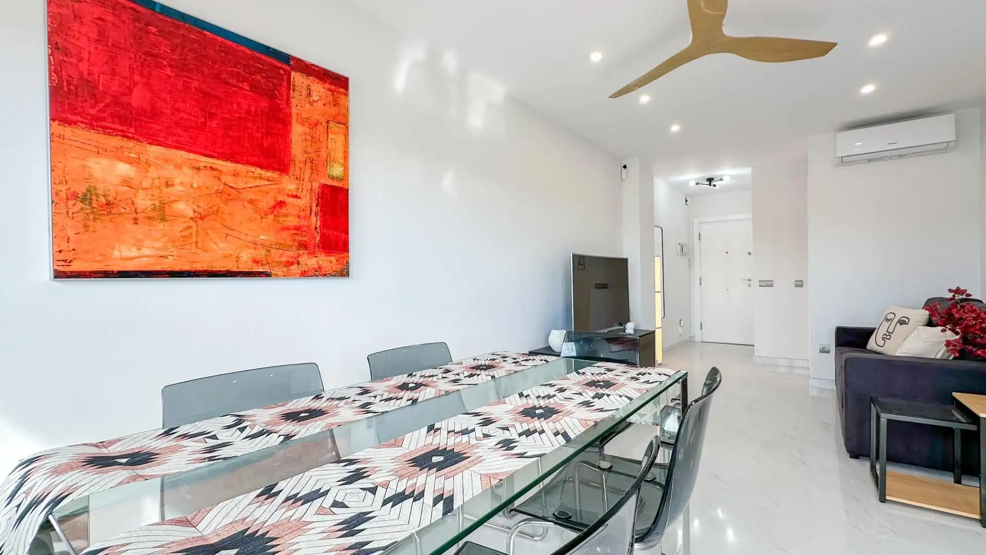 Comedor de Piso de alquiler en Málaga con Aire acondicionado, Jardín privado y Terraza