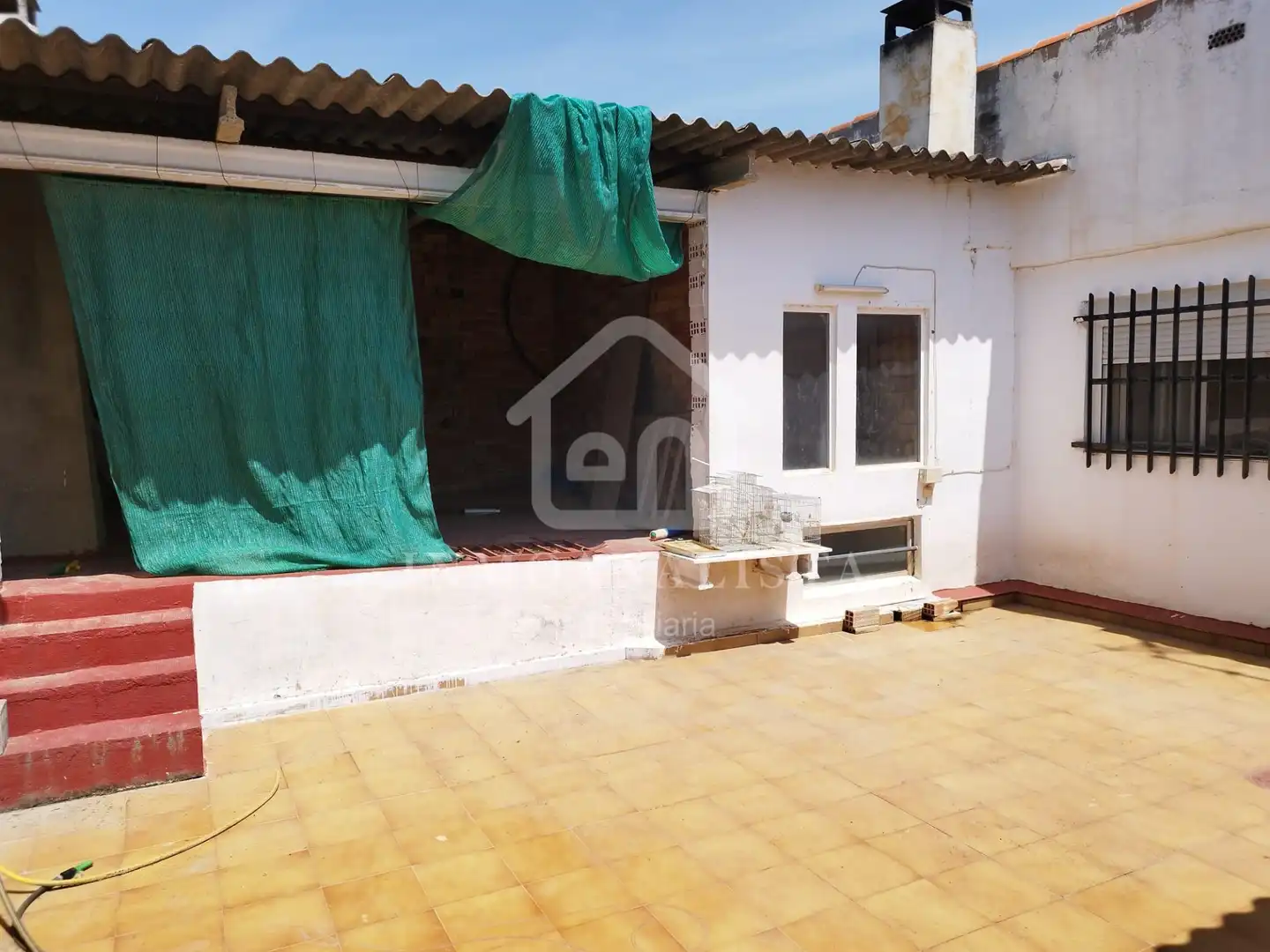 Terrace of Houses for sale in Requena  with Air Conditioner, Terrace and Storage room