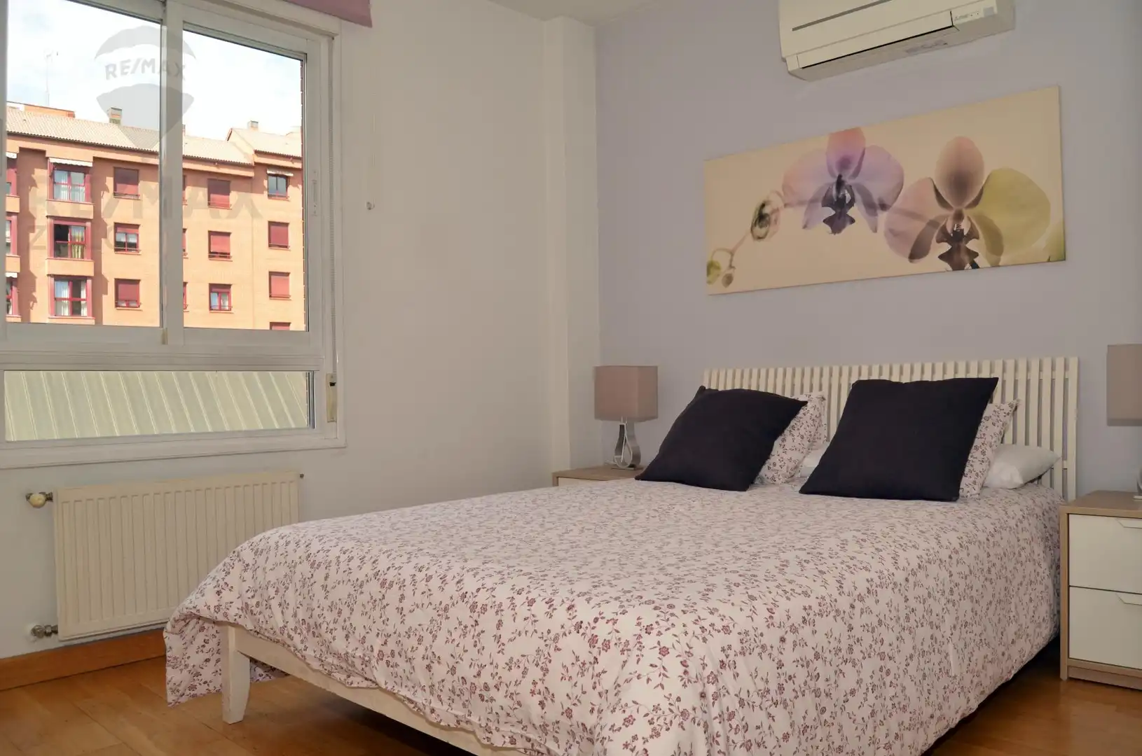 Dormitori de Apartament de lloguer en Madrid amb Aire condicionat, Calefacció i Terrassa