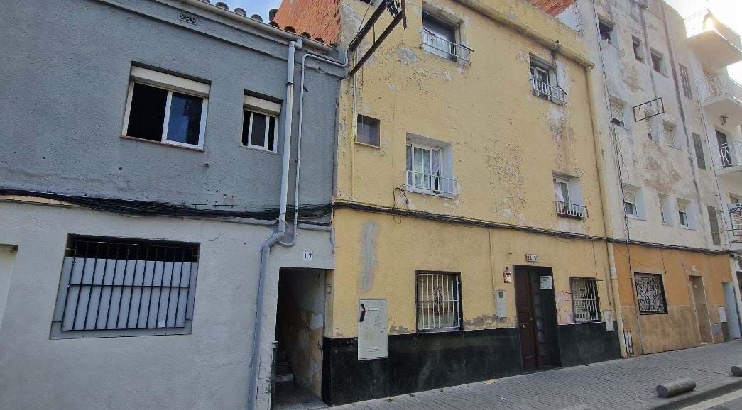 Exterior view of Flat for sale in Canovelles