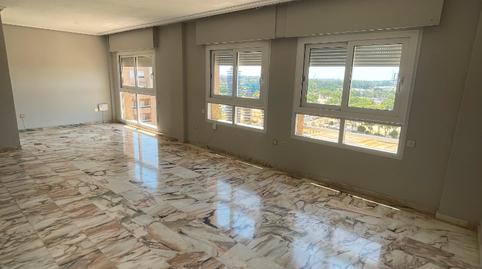 Foto 2 de Piso de alquiler en Calle Virgen de la Cinta, 30, Los Remedios,  Sevilla Capital