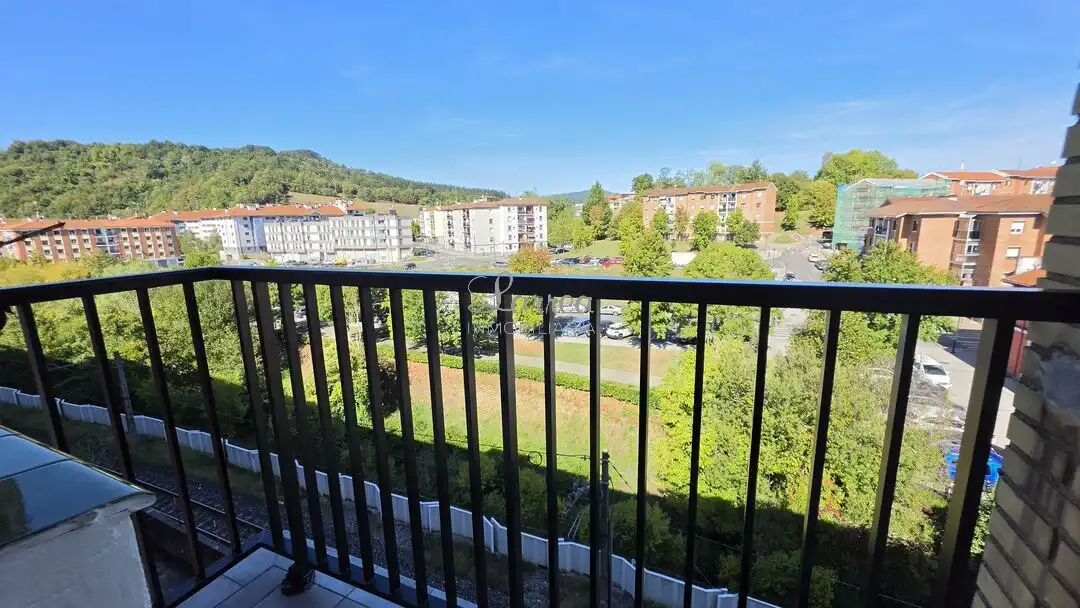 Piso con terraza en venta en Amorebieta-Etxano, imagen 3