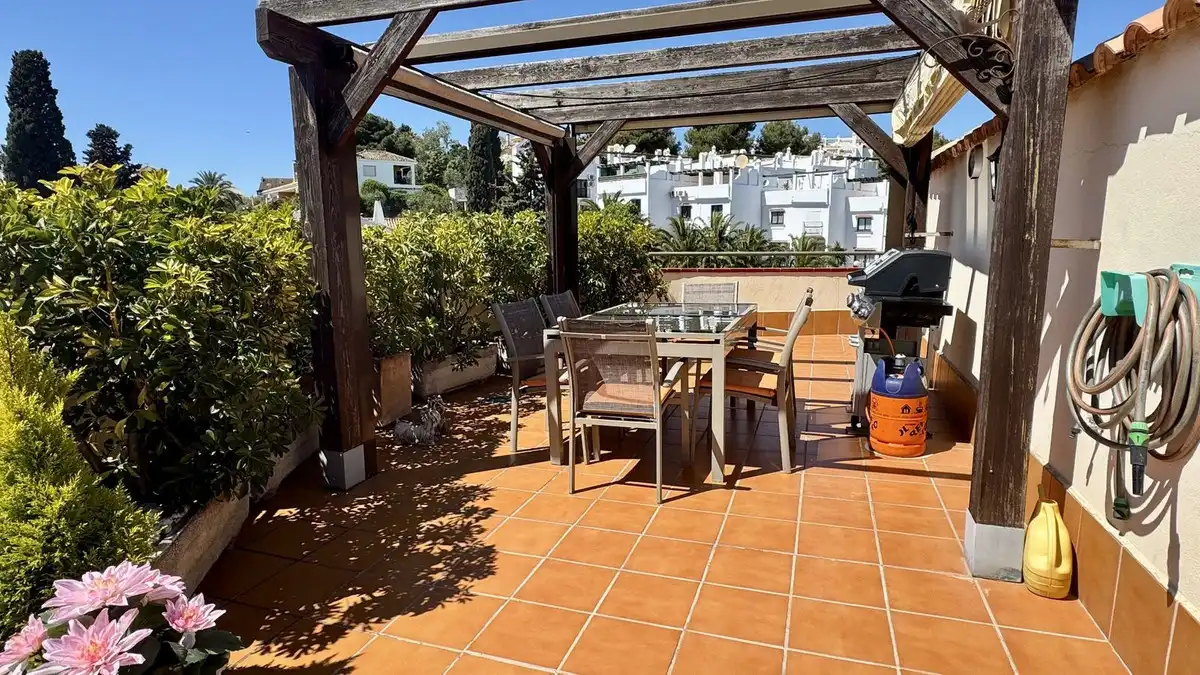 Terraza de Ático en venta en Fuengirola con Aire acondicionado, Amueblado y Piscina comunitaria