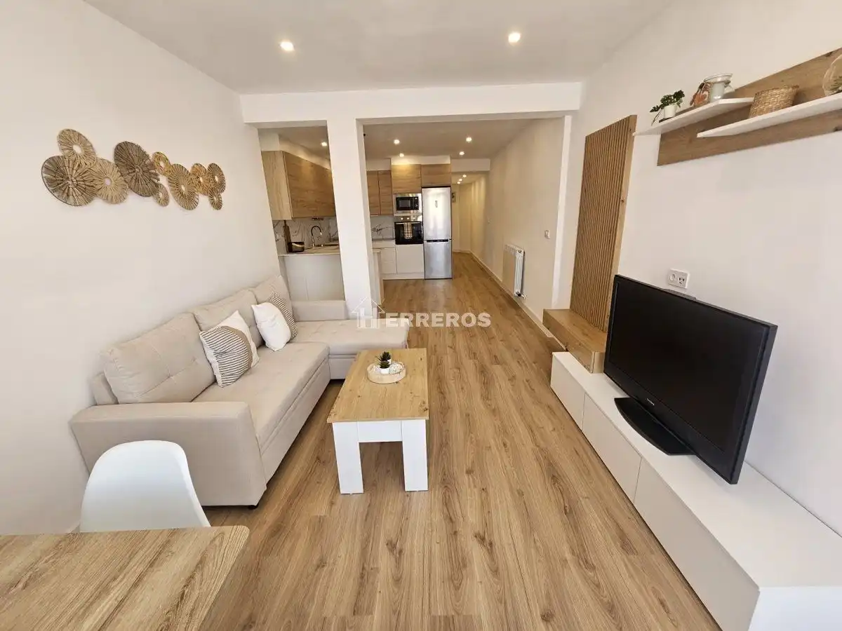 Flat with terrace for sale in gonzalo de berceo, imagen 2