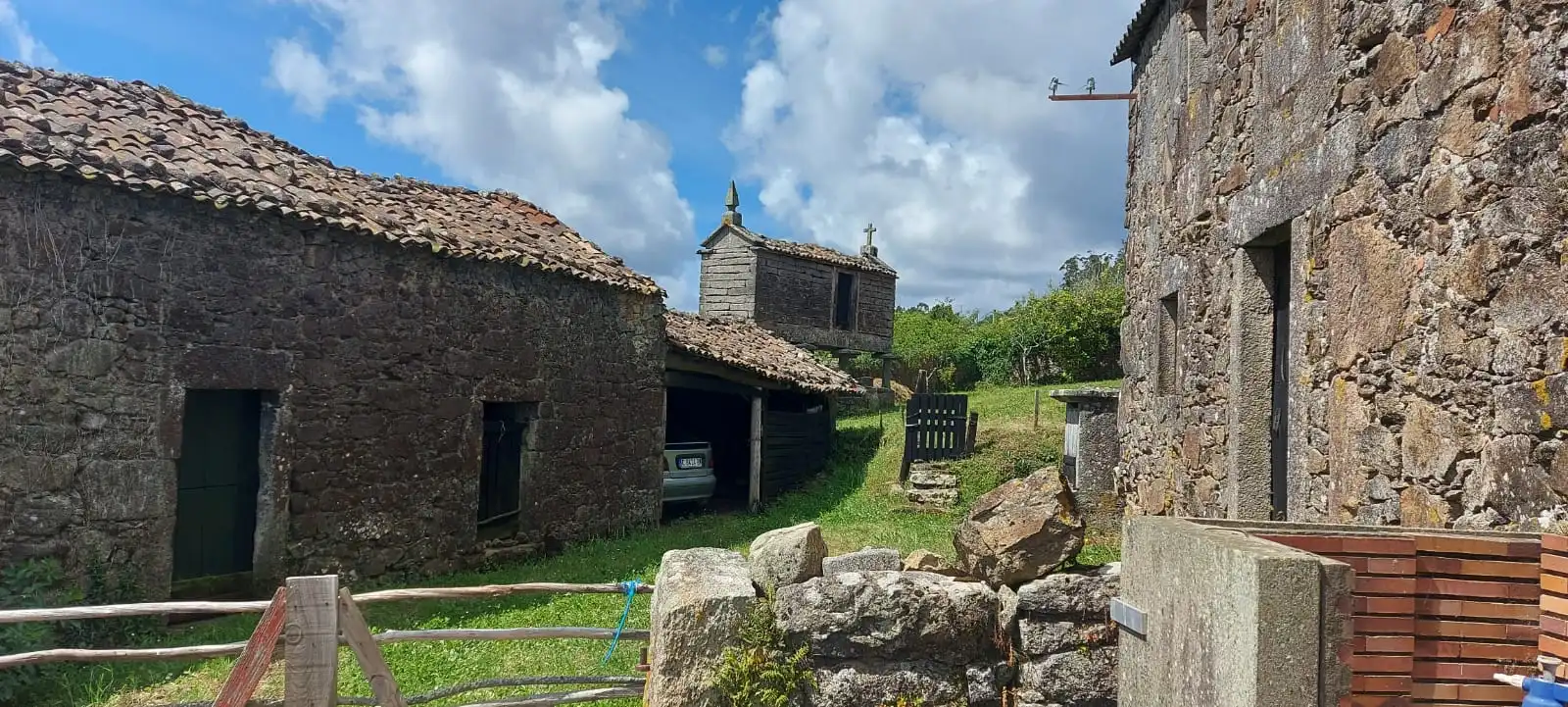 Außenansicht von Haus oder Chalet zum Verkauf in Muxía mit Privatgarten