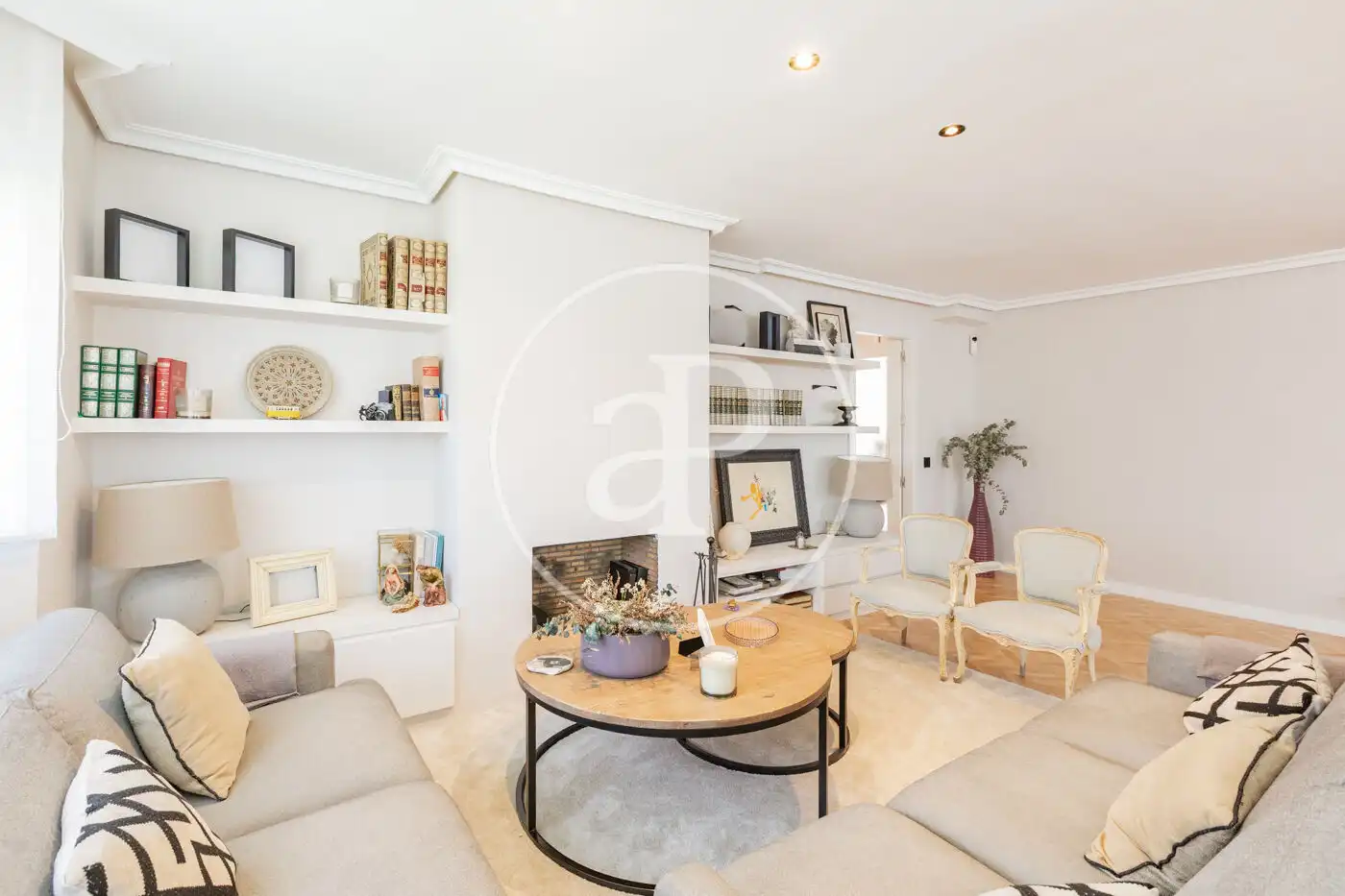 Sala de estar de Casa adosada de alquiler en Las Rozas de Madrid con Aire acondicionado, Calefacción y Jardín privado