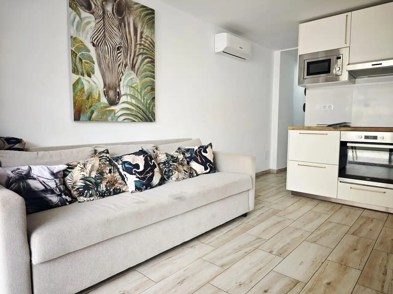 Living room of Flat for sale in San Bartolomé de Tirajana  with Air Conditioner, Terrace and Furnished