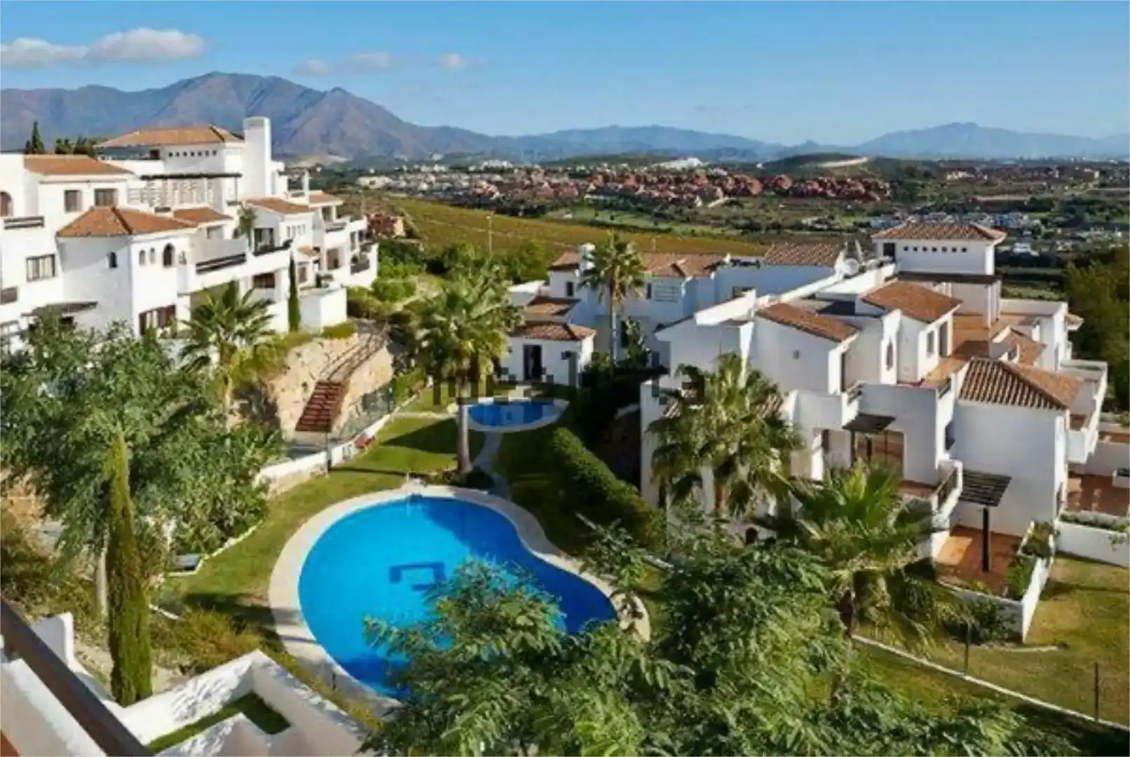 Außenansicht von Wohnungen zum Verkauf in Casares mit Klimaanlage, Schwimmbad und Balkon