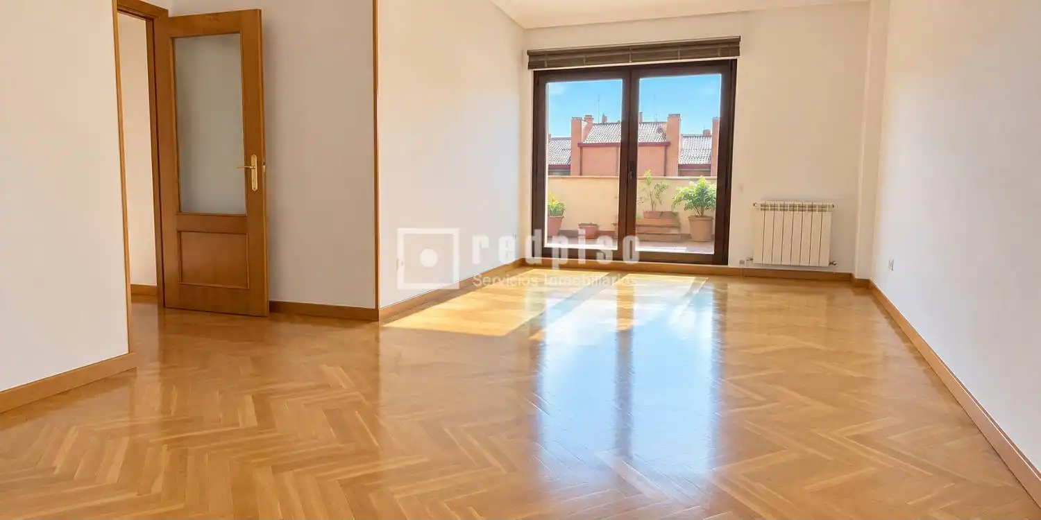 Ático con piscina en venta en Villa de Vallecas, imagen 2