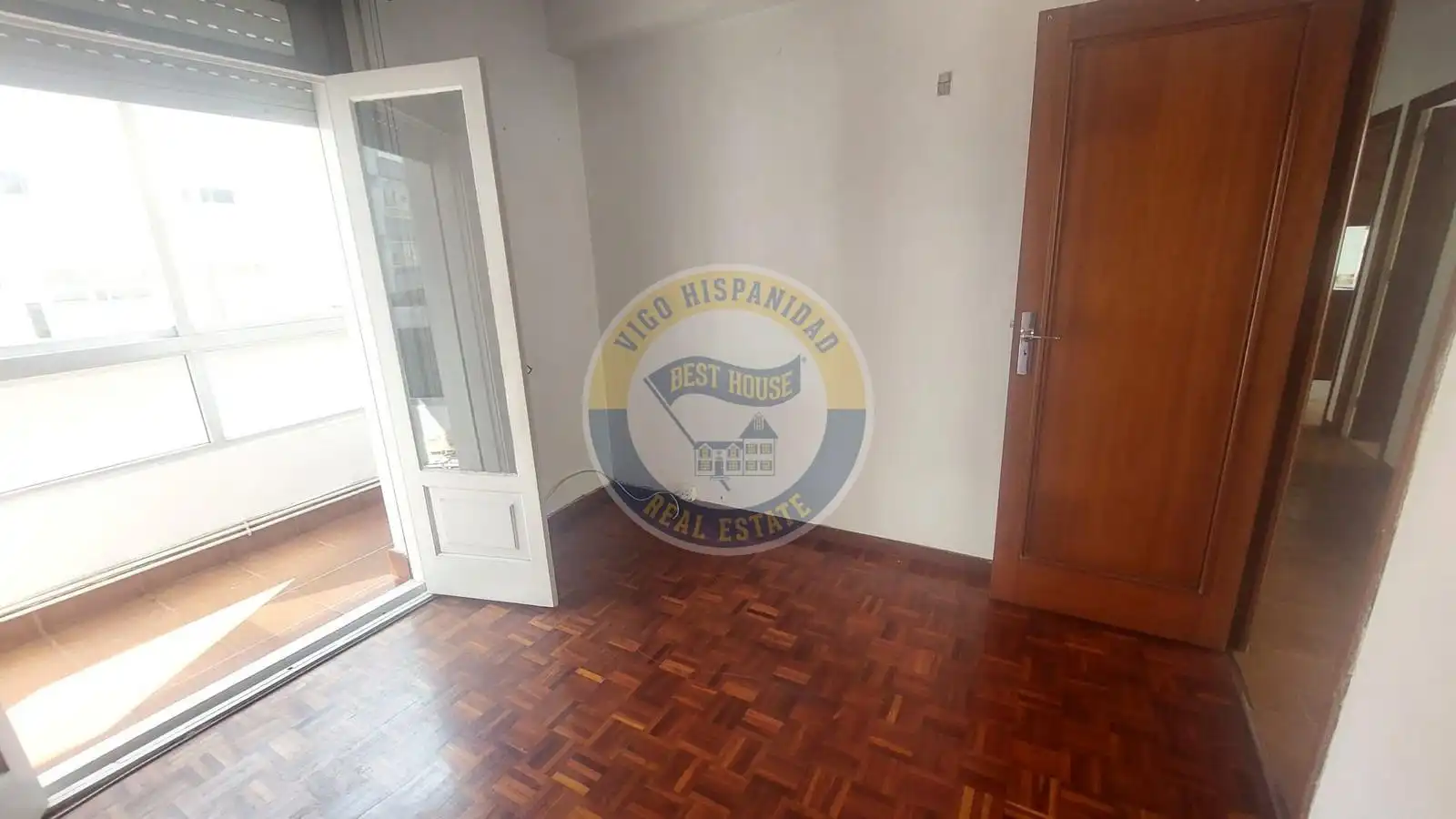 Pis en venda en Vigo  amb Calefacció, Parquet i Traster