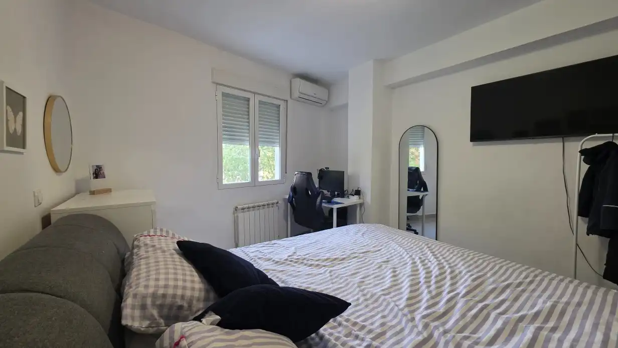 Habitación de Piso en venta en Madrid con Calefacción