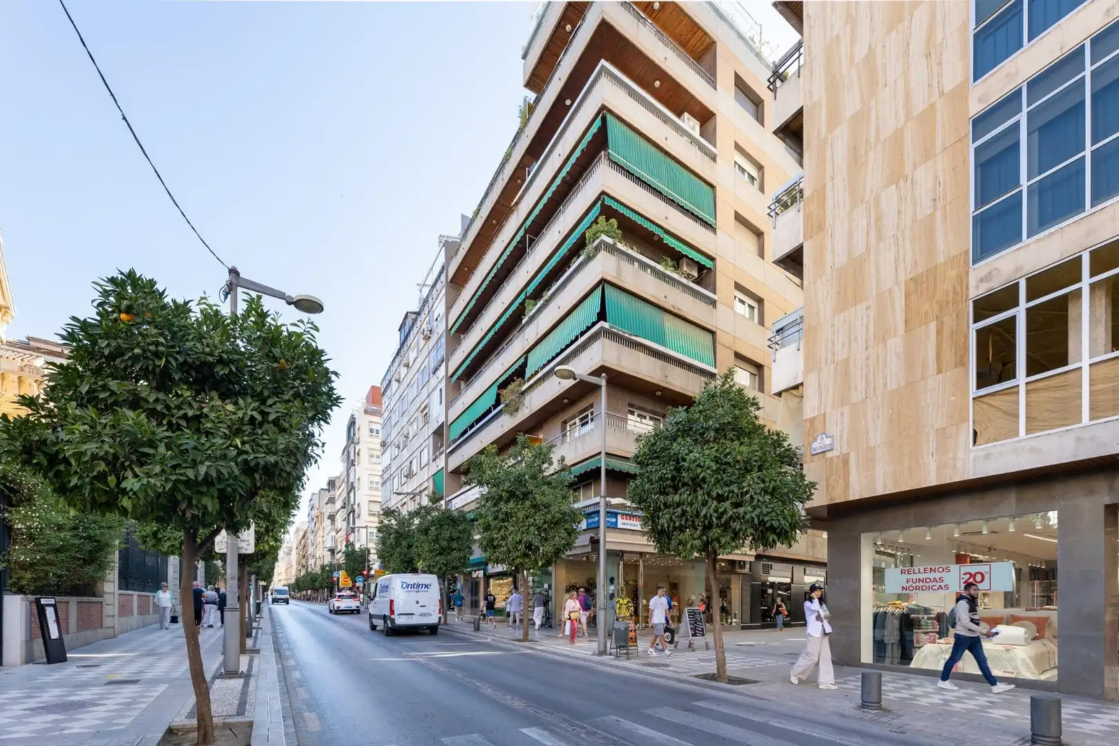 Vista exterior de Piso en venta en  Granada Capital con Balcón