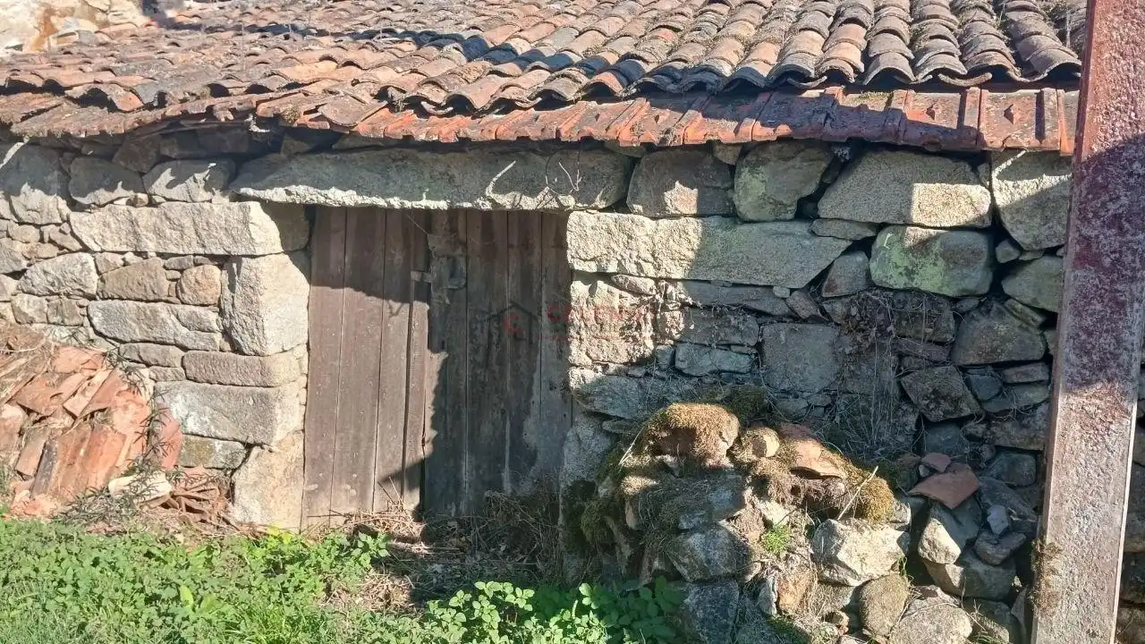 Country house with garden for sale in San Rosendo