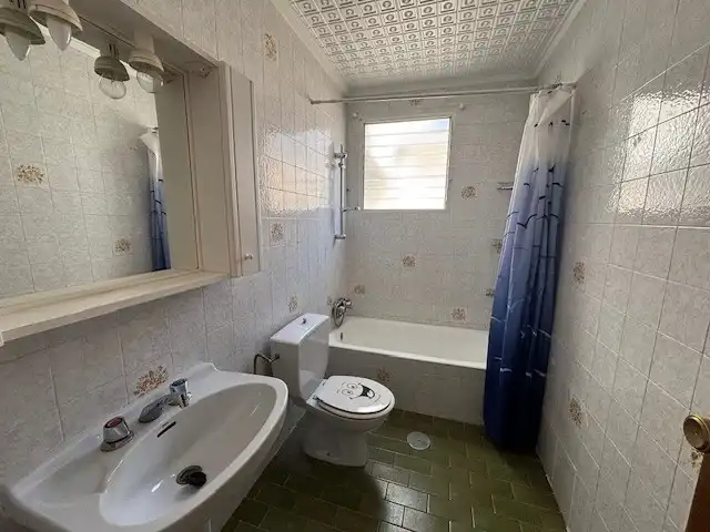Flat for sale in Salinas