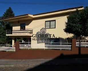 Vista exterior de Casa o xalet en venda en Poio amb Calefacció, Terrassa i Traster