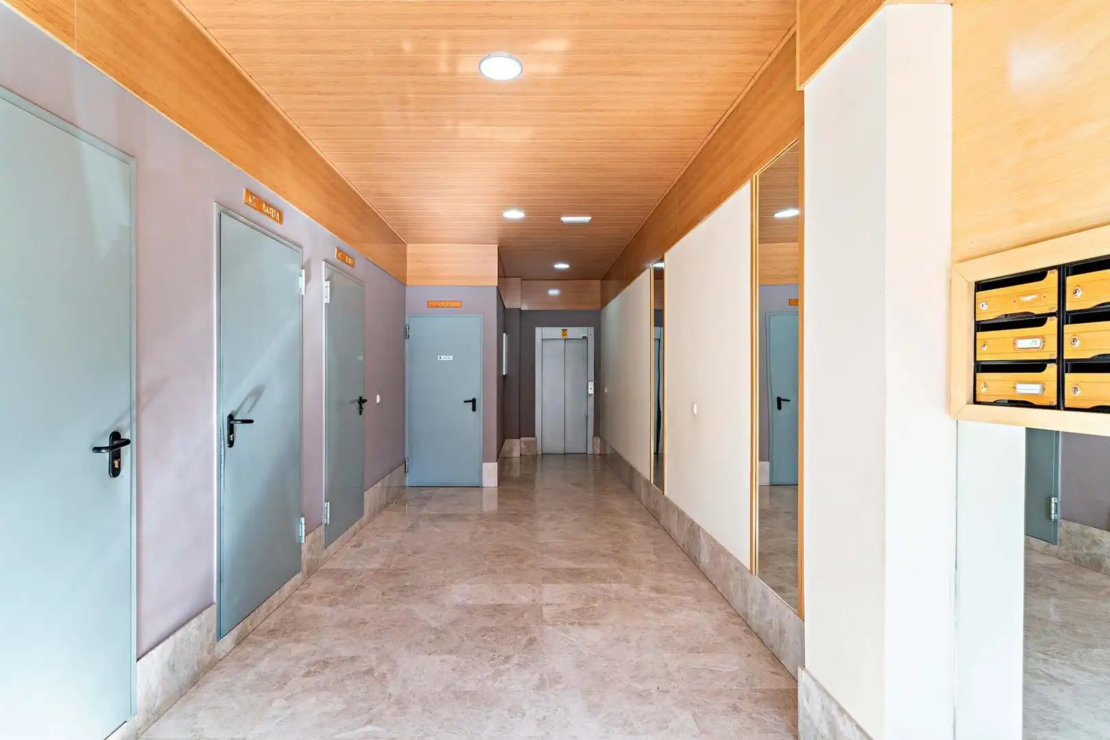 Flat for sale in Roquetas de Mar  with Air Conditioner, Heating and Furnished
