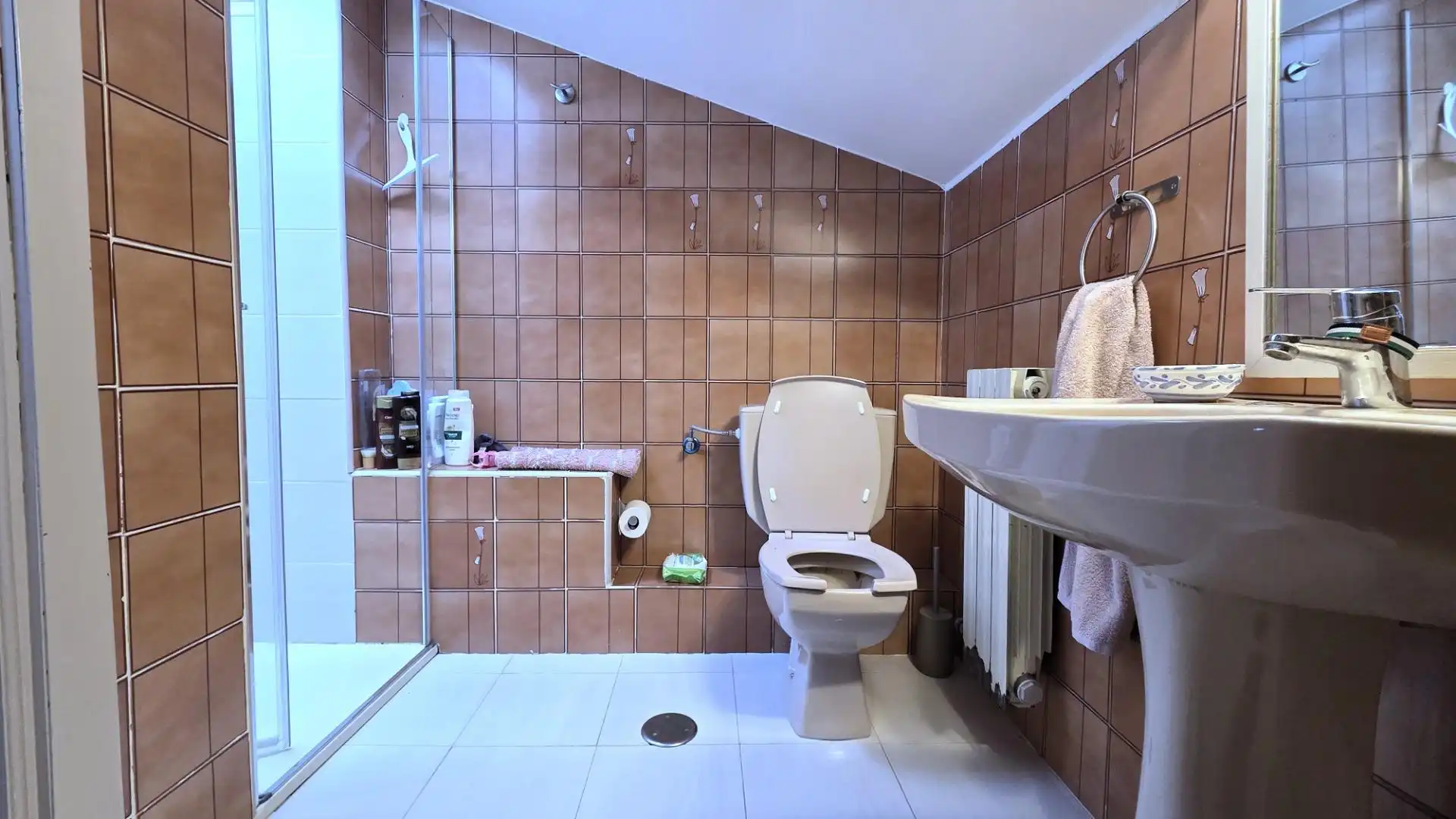 Baño de Piso en venta en Ávila con Calefacción y Amueblado