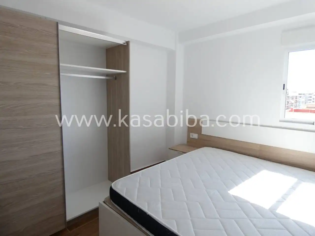 Schlafzimmer von Wohnung zur Miete in Valencia mit Klimaanlage, Heizung und Terrasse