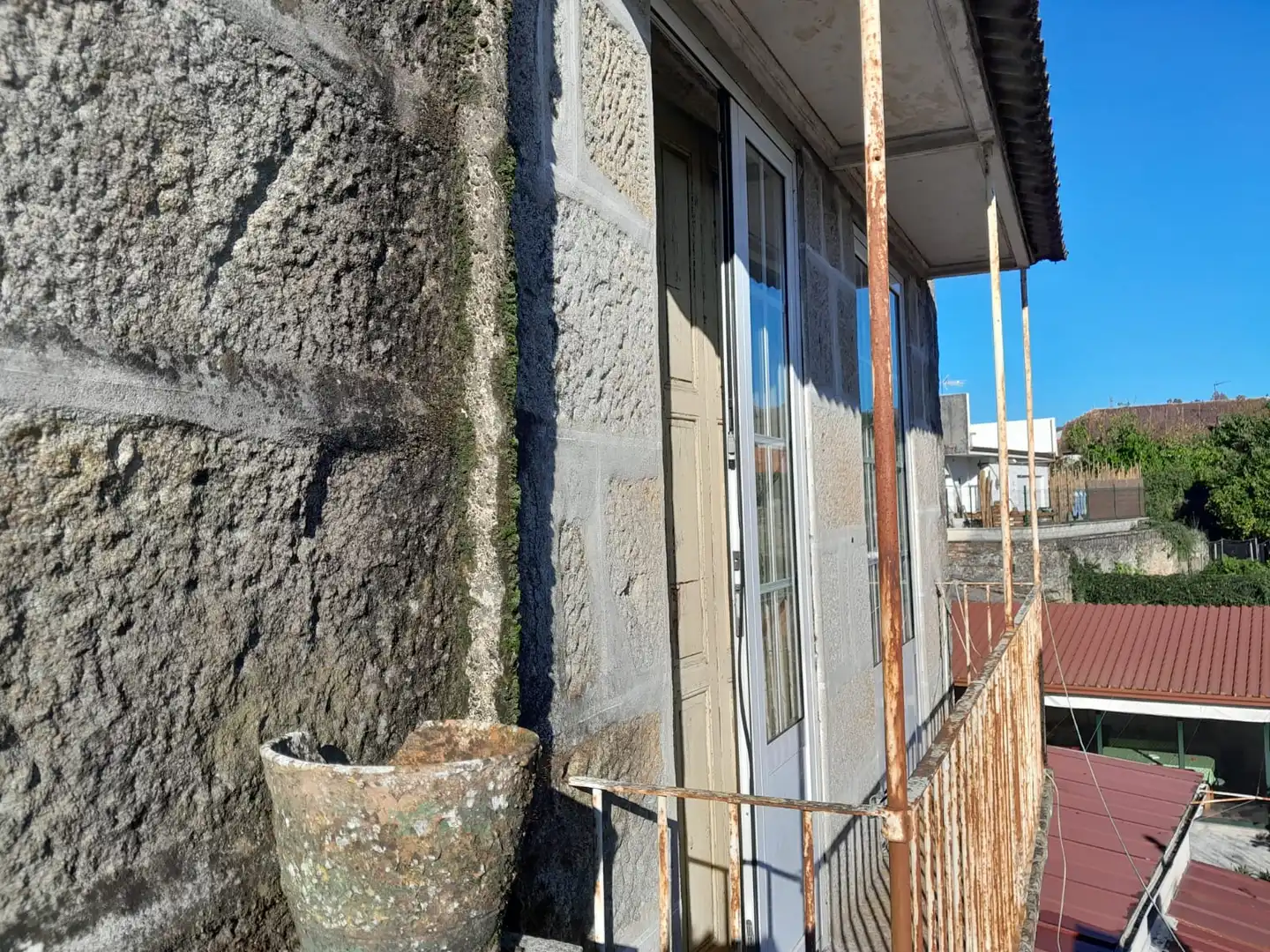 Außenansicht von Gebäude zum Verkauf in Mondariz