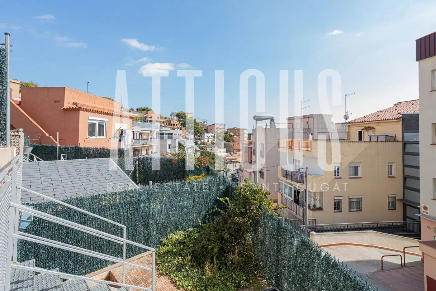 Vista exterior de Casa adosada en venda en Barcelona amb Aire condicionat, Calefacció i Parquet