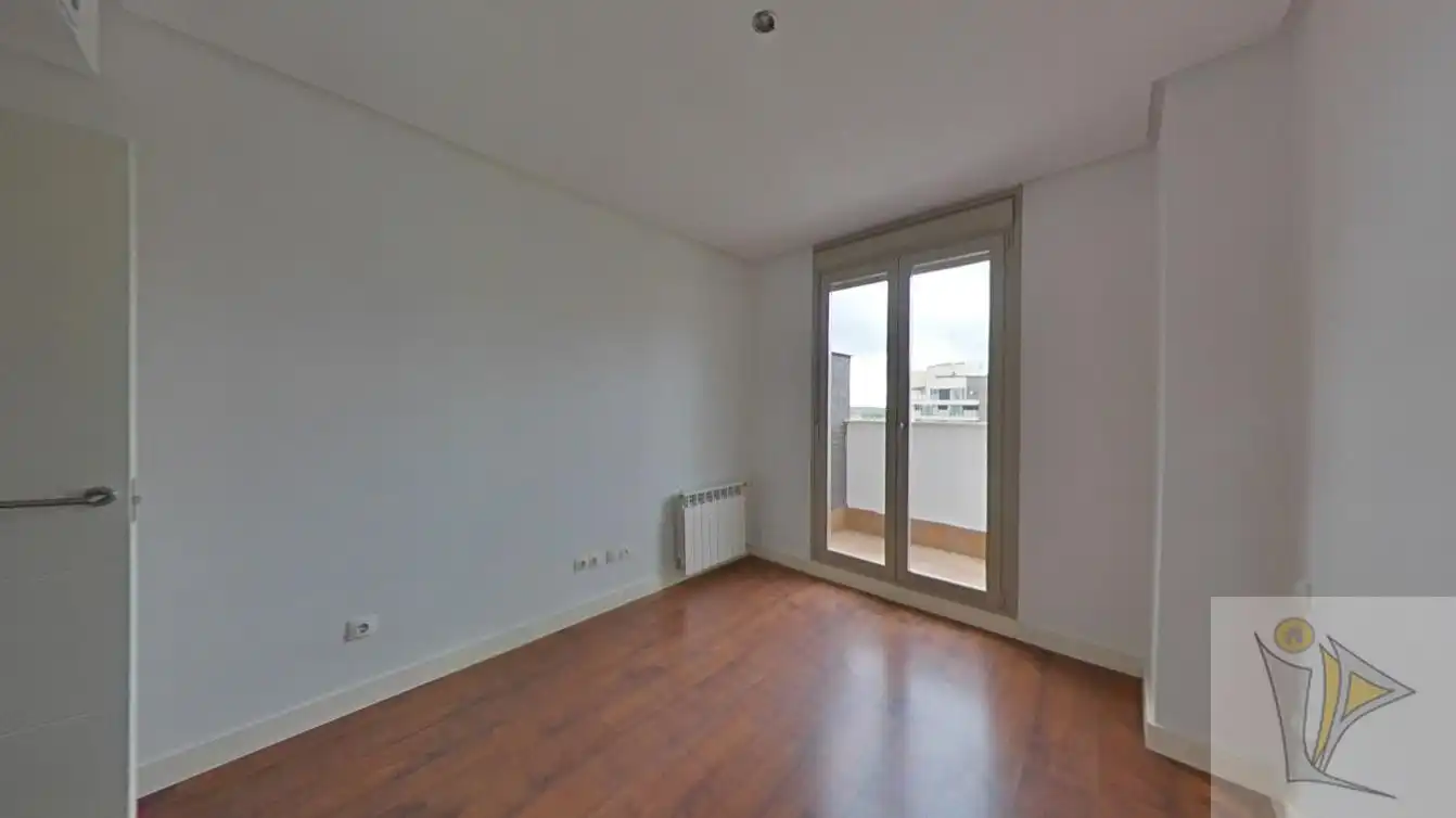 Habitación de Piso en venta en Madrid con Trastero y Piscina comunitaria