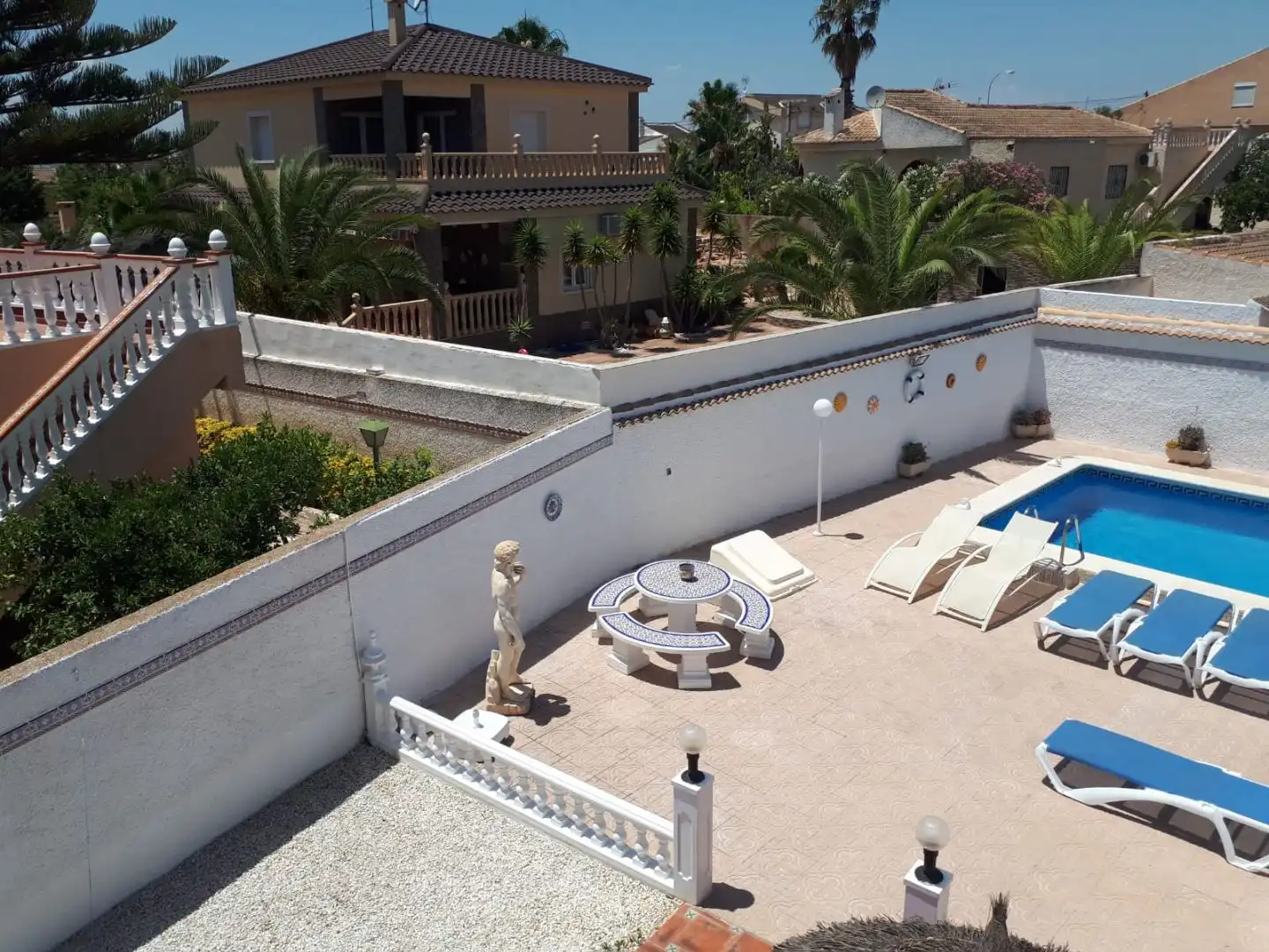 Detached house with pool for sale in Avenida jaca 13, imagen 2